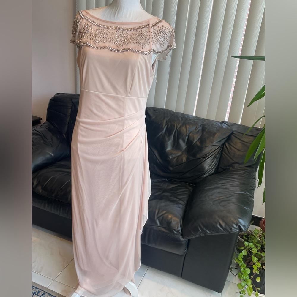 NWOT MSK beautiful evening maxi dress with beads size 10 light peach color